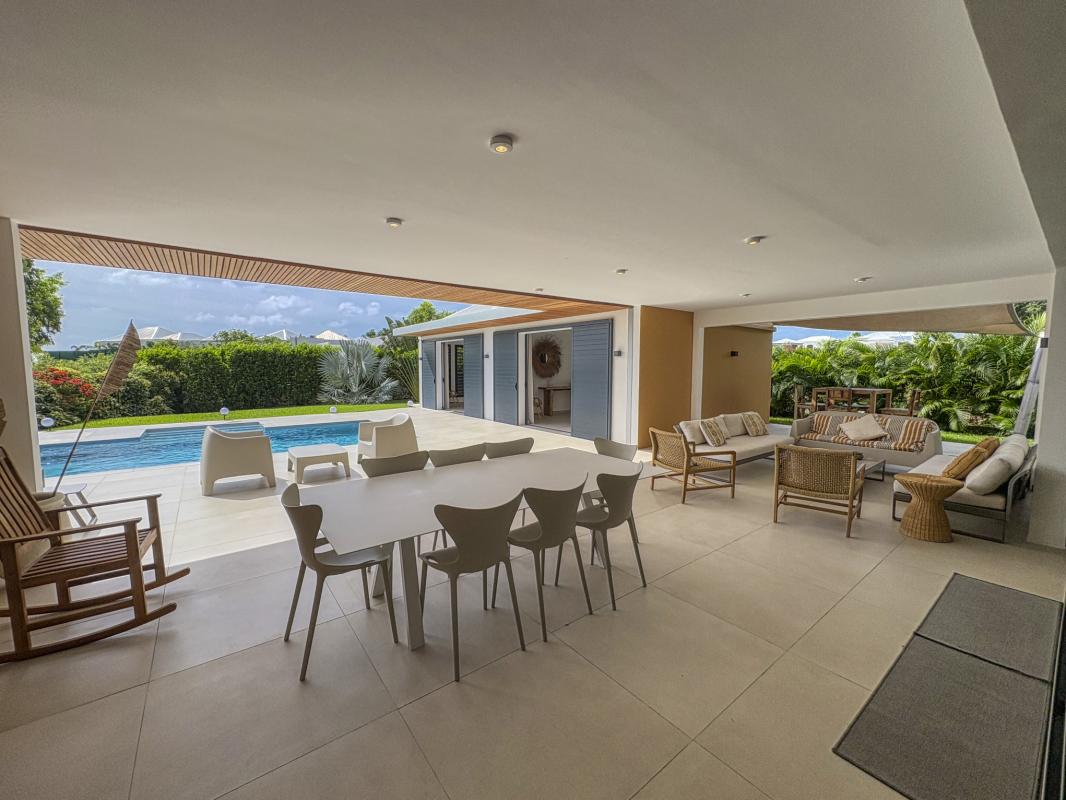 28.Location villa piscine Saint François Guadeloupe_Terrasse